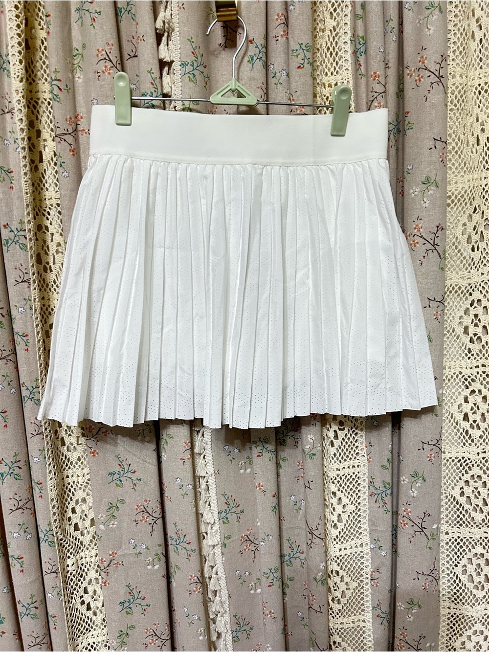 AS Revival by Altar’d State‎ White Pleated Tennis Skort Size L EUC
